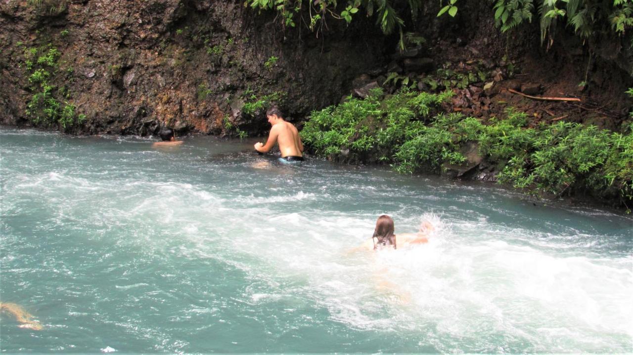 Cabinas Rio Celeste La Amistad Esterno foto