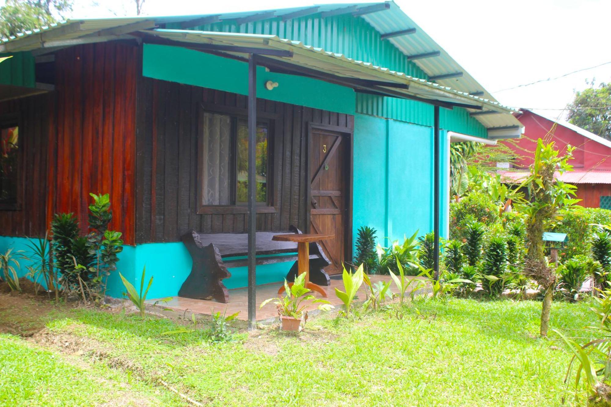 Cabinas Rio Celeste La Amistad Esterno foto