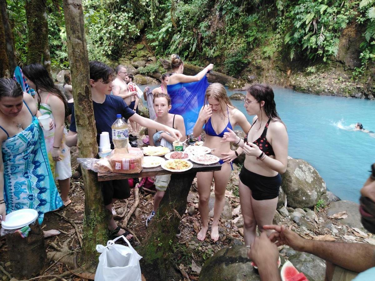 Cabinas Rio Celeste La Amistad Esterno foto