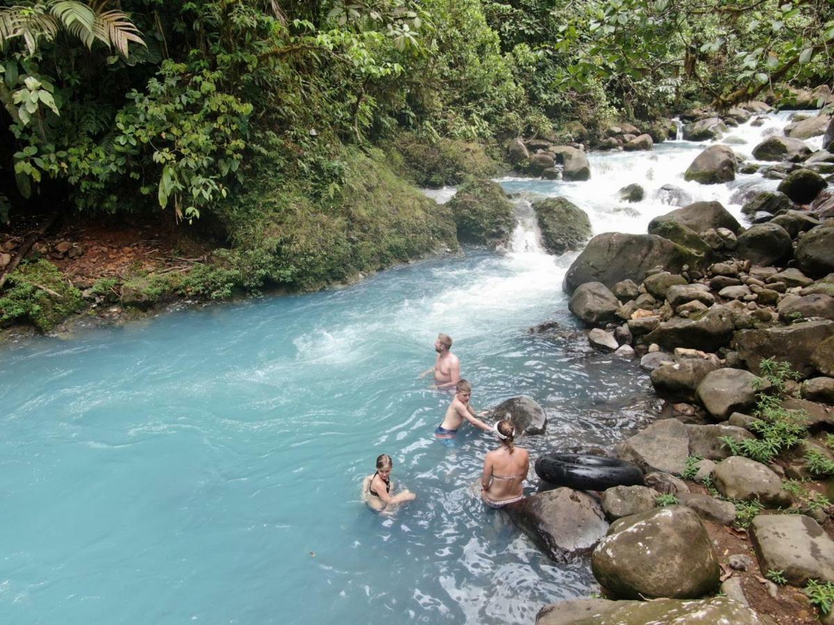 Cabinas Rio Celeste La Amistad Esterno foto